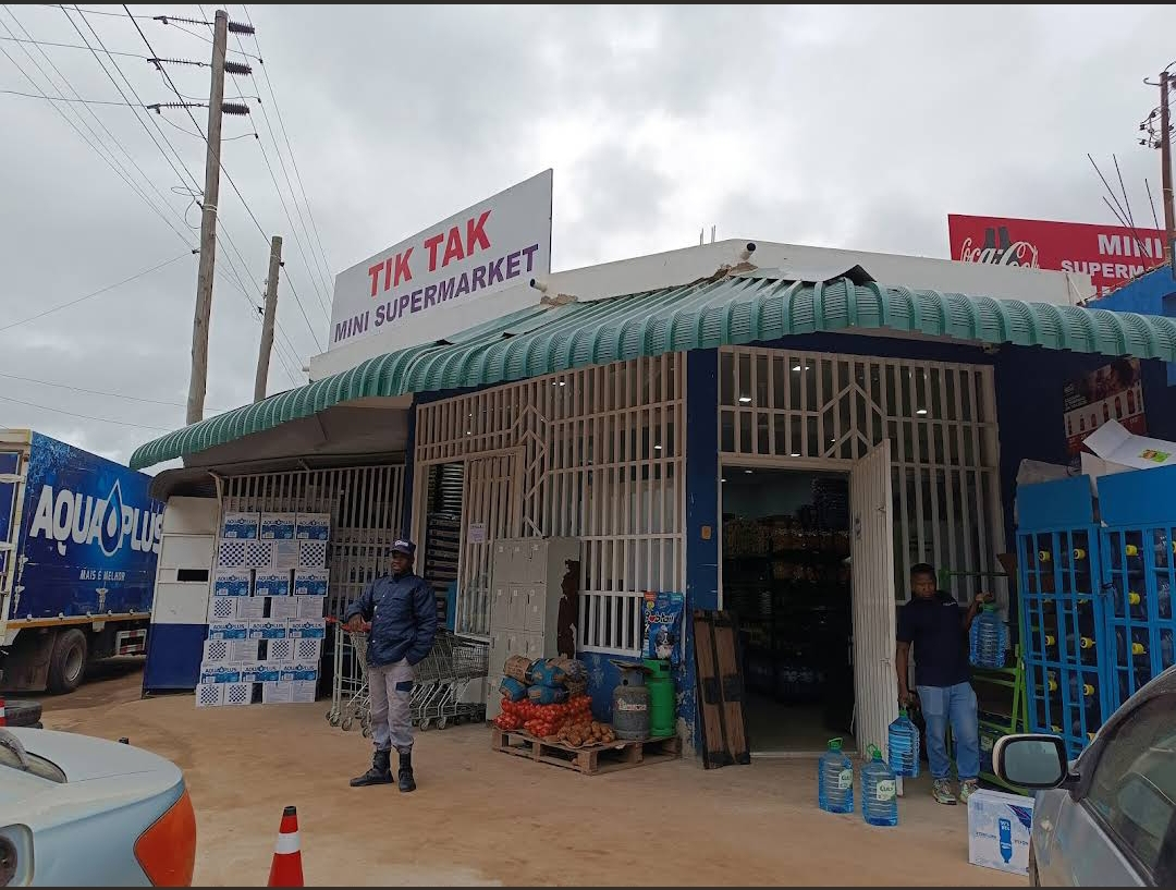 TIK TAK Mini Supermarket — Maputo, Moçambique